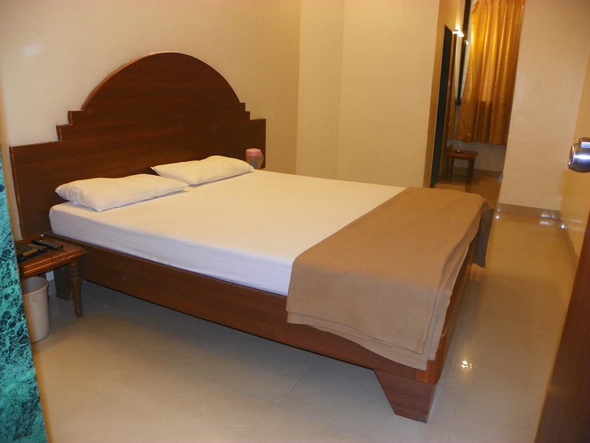 Rajdeep Hotel
